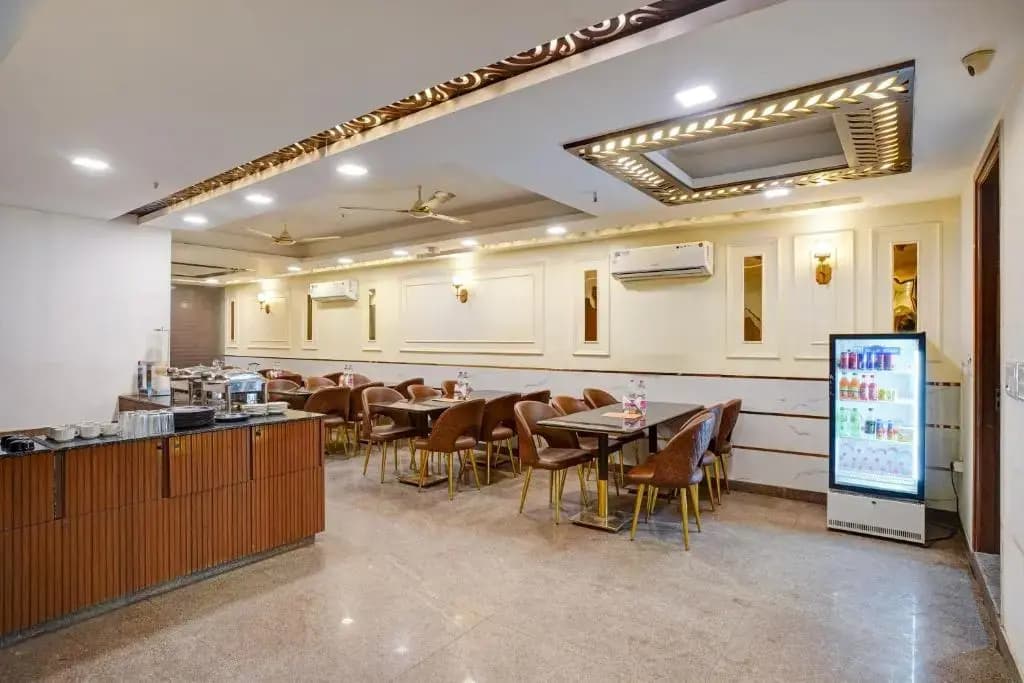 Airport Hotel Chanakya - photo 18