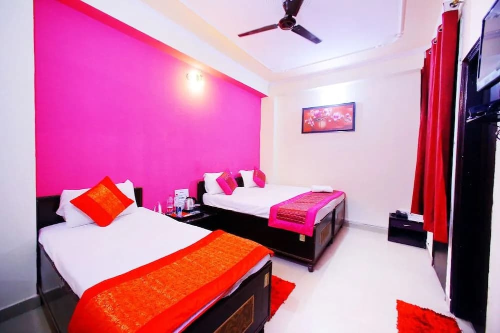 Adb Rooms Arrival Inn - photo 3