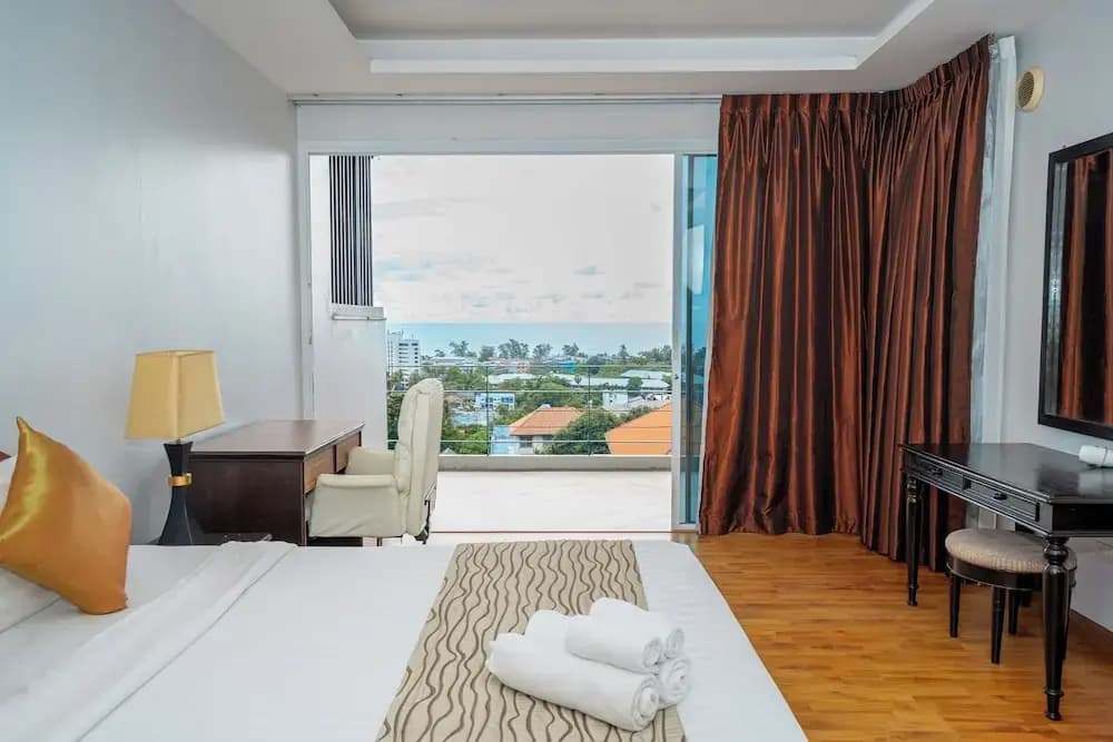 Hillside Seaview Residence - photo 4