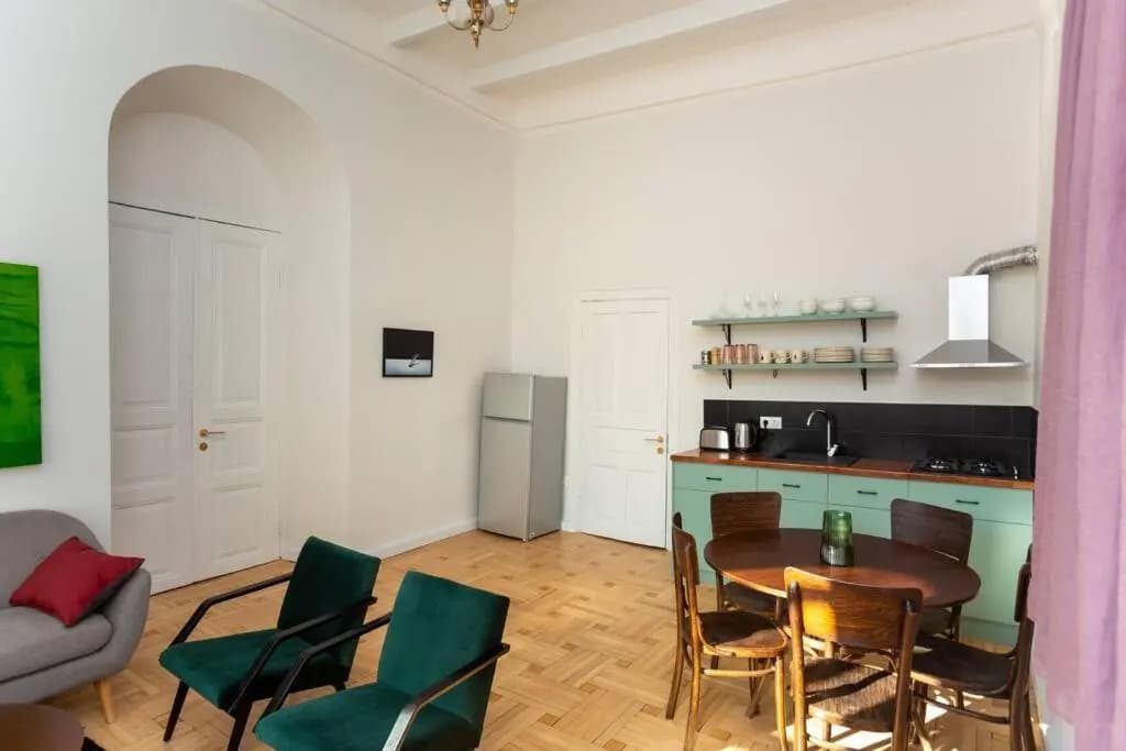 Charming 2BR Apt in Old Tbilisi - photo 14