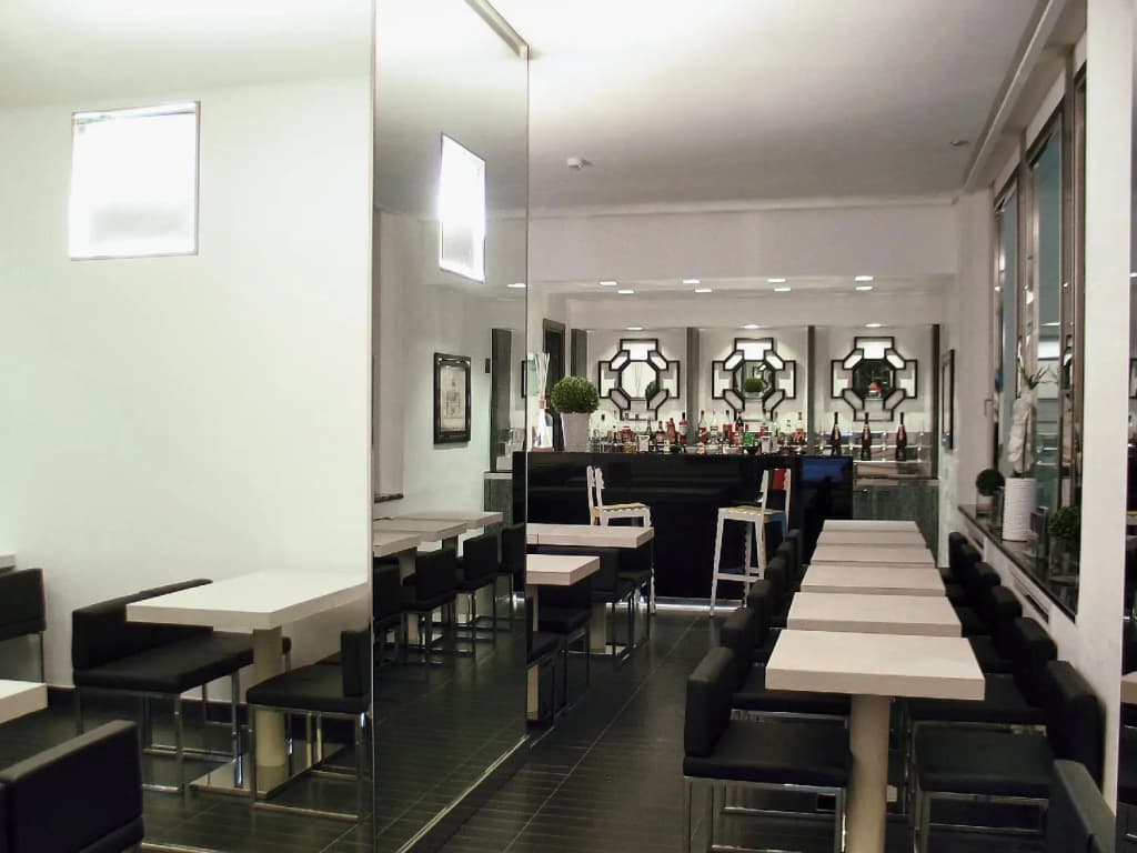 LHP Hotel Napoleon - photo 16