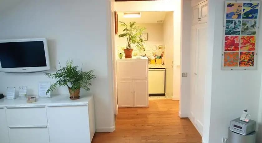 Sky Parlor Studio Apartment - photo 3