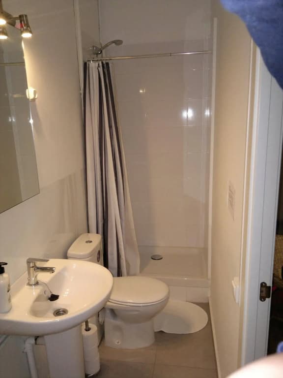 Ally's Guest House Barcelona B&B - photo 8