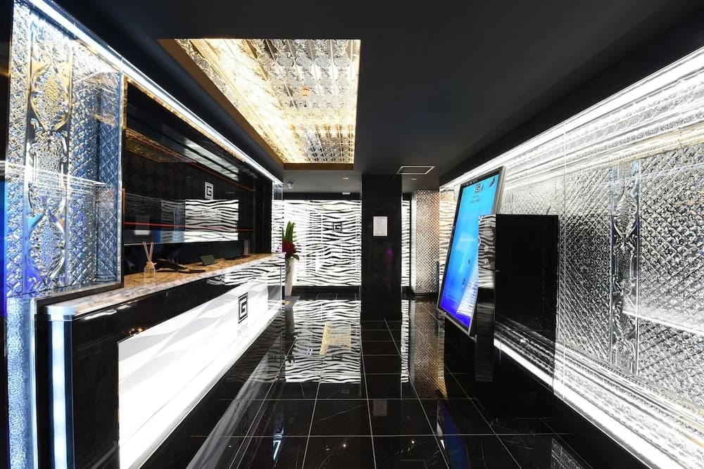 Hotel Savoy - photo 11