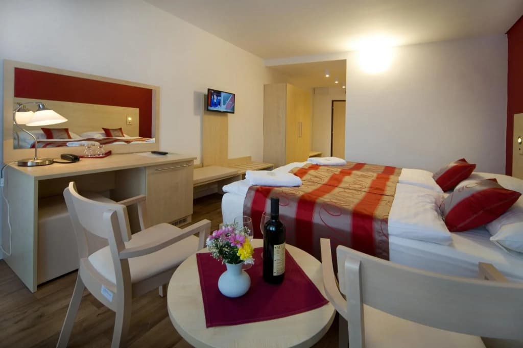 Hotel Krystal - photo 3