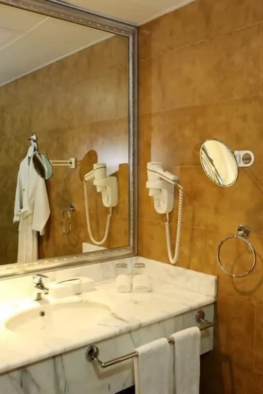 Swiss Belhotel Doha - photo 10