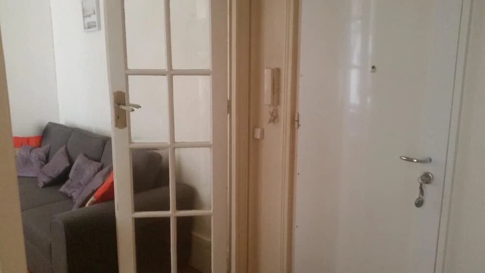 Bright & Modern One-bedroom Apartment With in Paris, Near Sacré Cœur / - photo 4