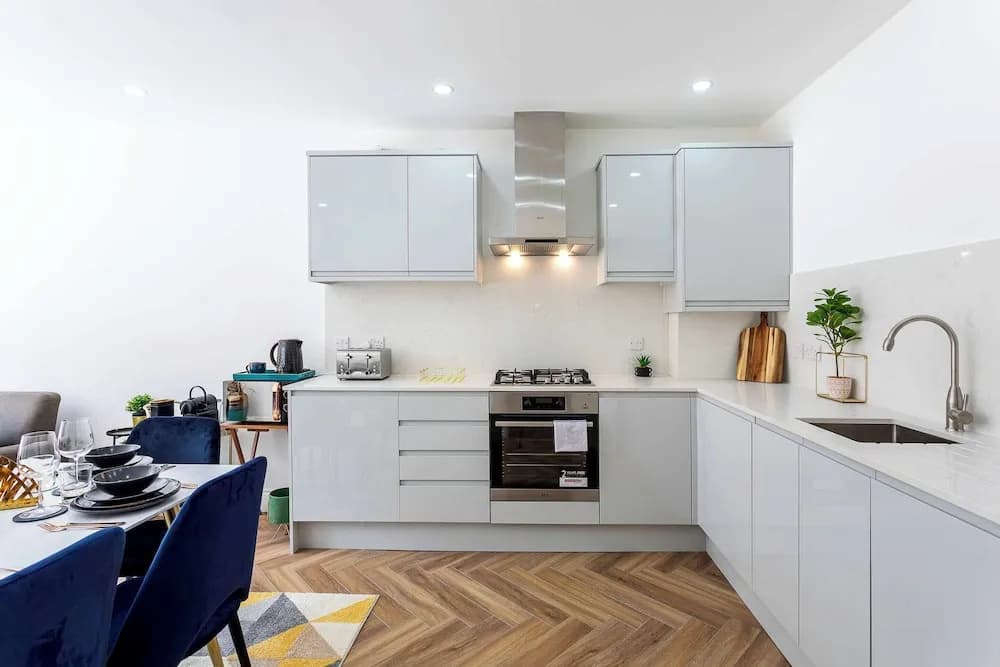 The West London Luxury Apartment - photo 11