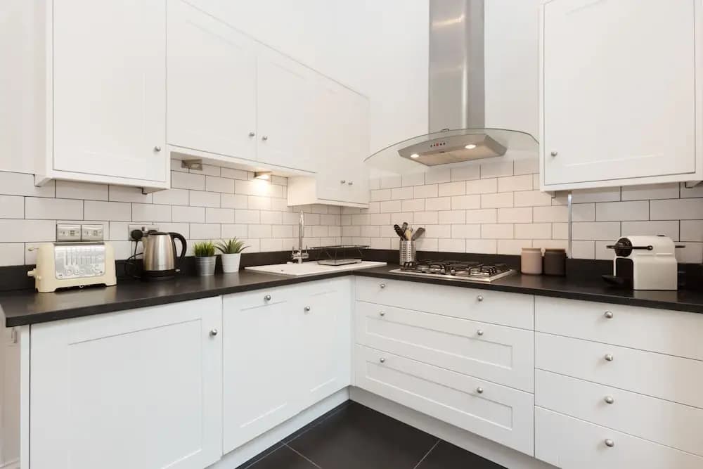 2 Bdr Queens Gardens by the Residences - photo 18