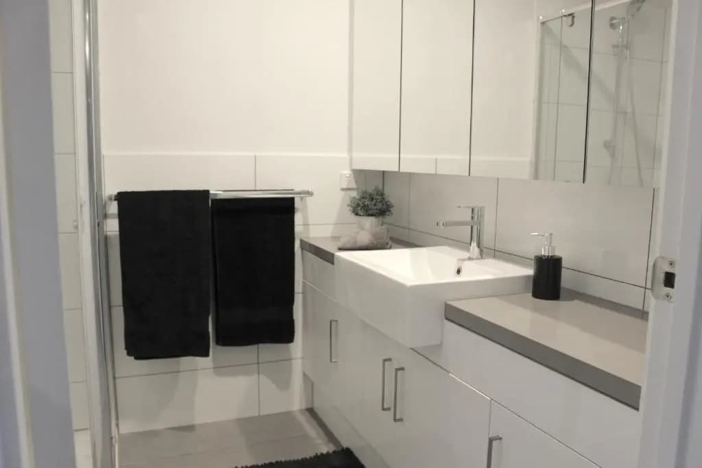 StayCentral-Heidelberg Heights Penthouse - photo 7