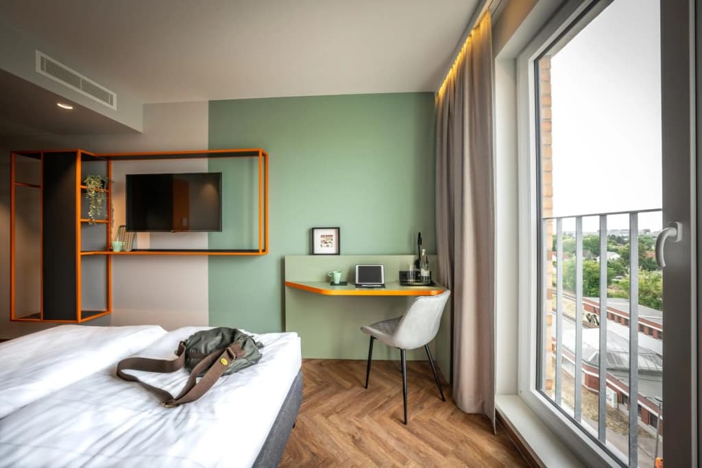 LOGINN Hotel Berlin Airport - photo 3