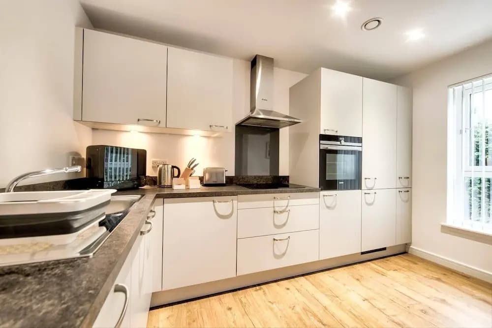 Stylish 2 Bed Apartment, With Easy Access To The City Centre - photo 14