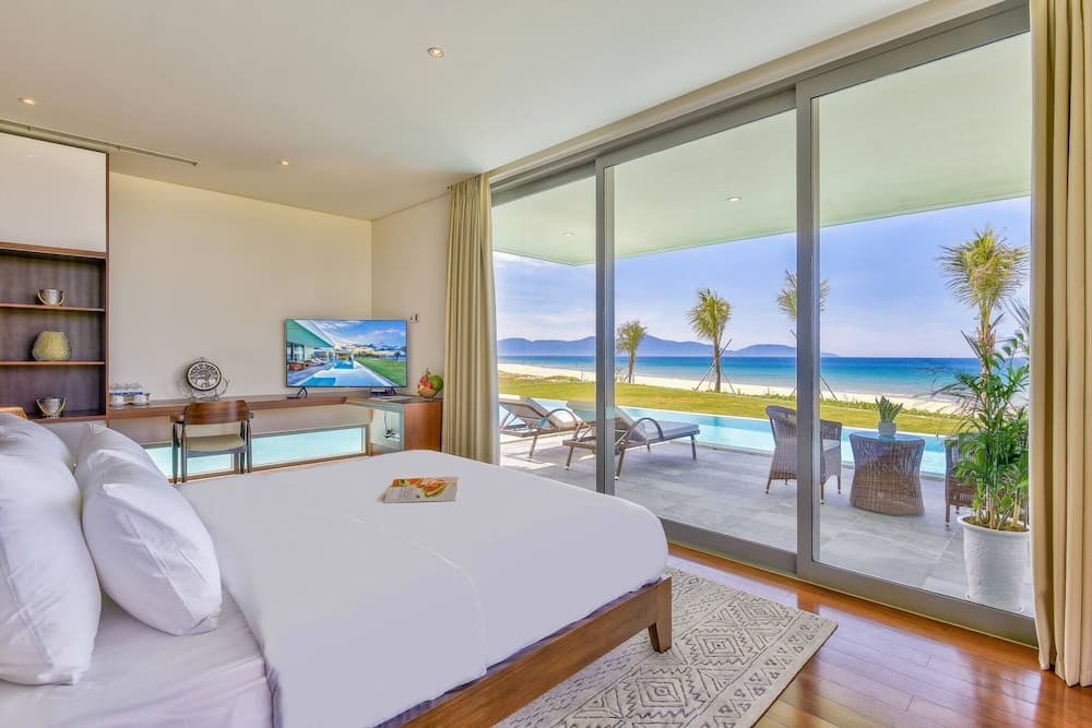 Stunning Beachfront 6br Villa W Largest Pool - photo 29