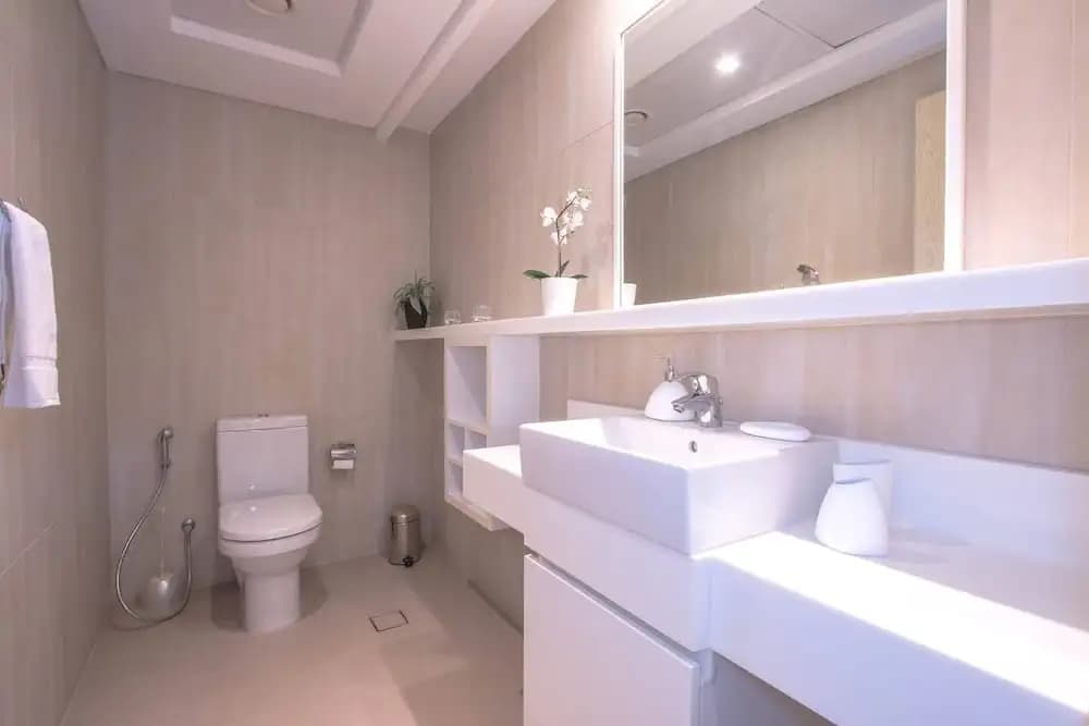 Upscale 1BR - Sea Views - Direct Beach Access! - photo 26