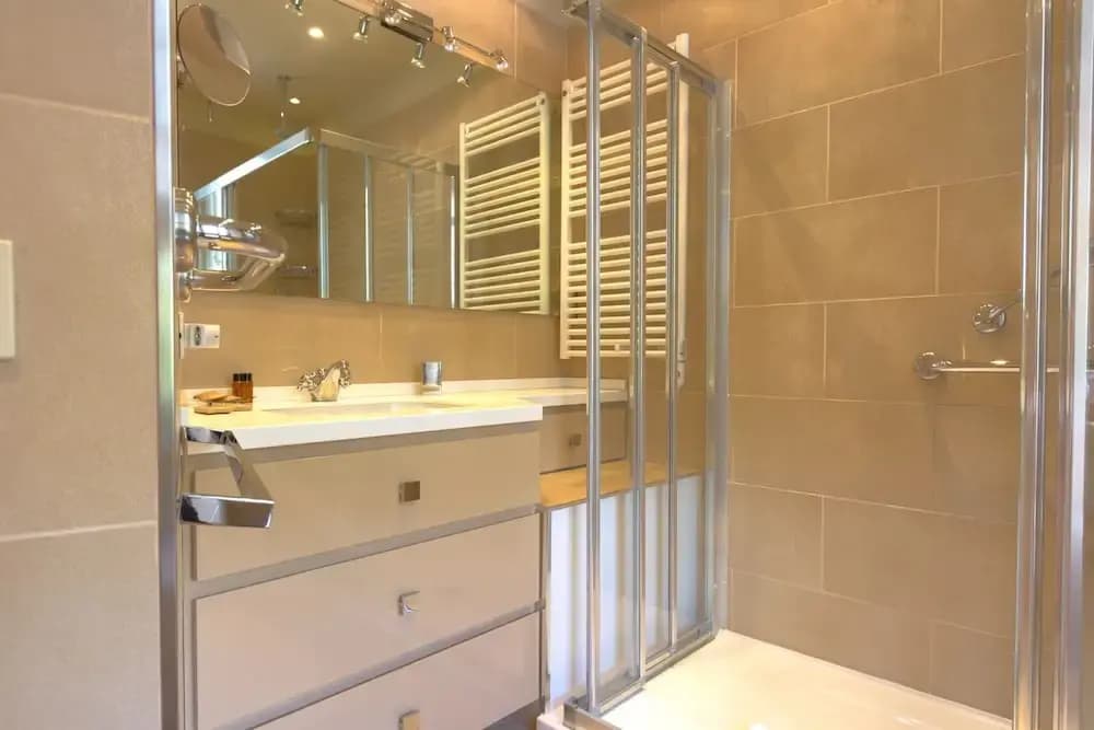 Spanish Steps Hills Apartment - photo 25