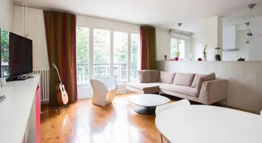 Great Design And Eiffel Tower Flat - photo 4