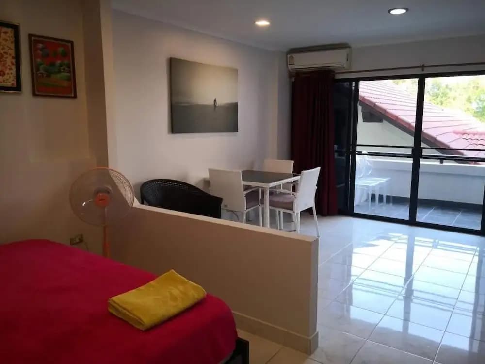 Jomtien Hill Resort Pratamnak 107 - photo 1