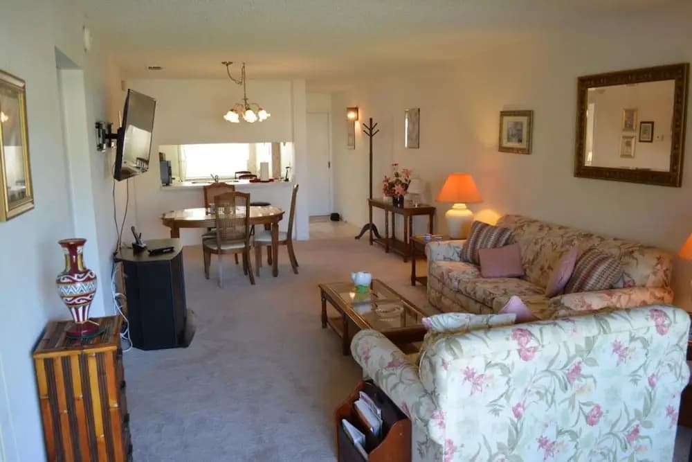 Beautiful 2 Bedroom 2 Bath Condominium - photo 12
