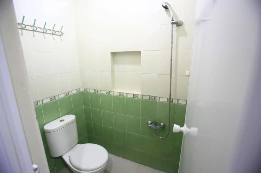 RedDoorz Karet Pedurenan - photo 7