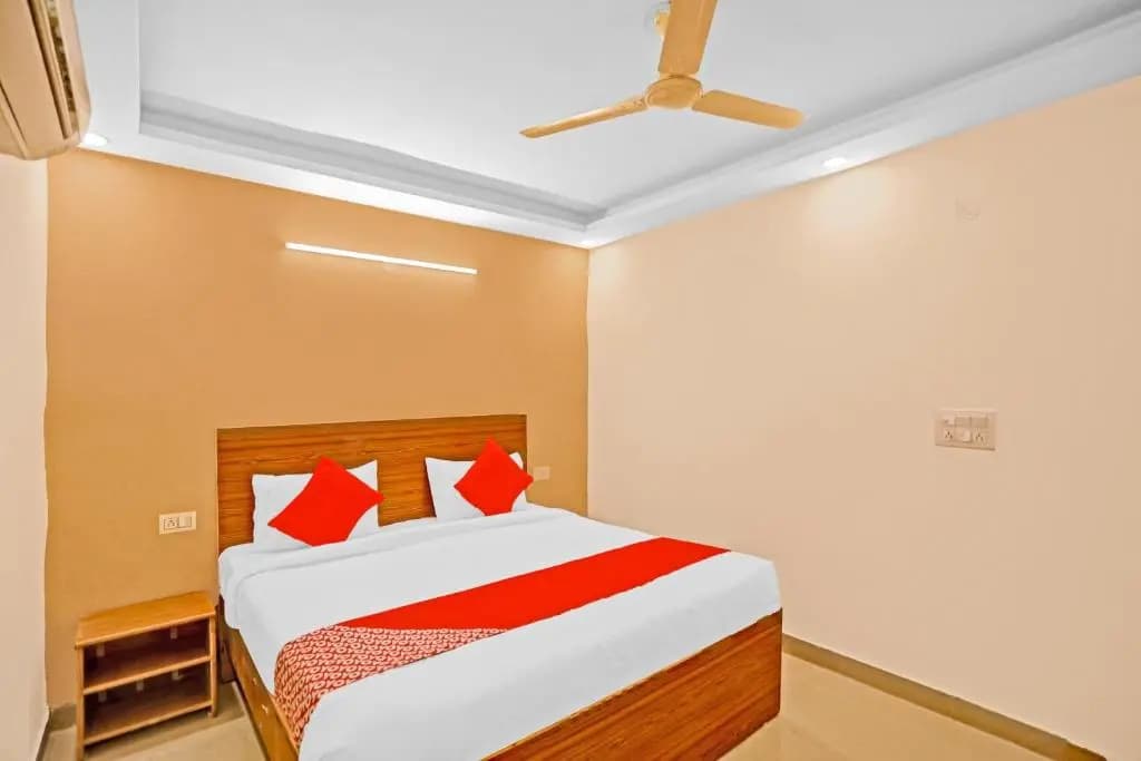 OYO 85984 Hotel Happy Spring - photo 8