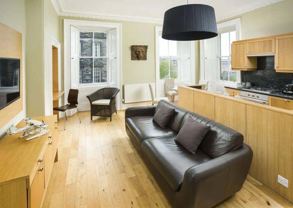 St. Giles Apartment - photo 18