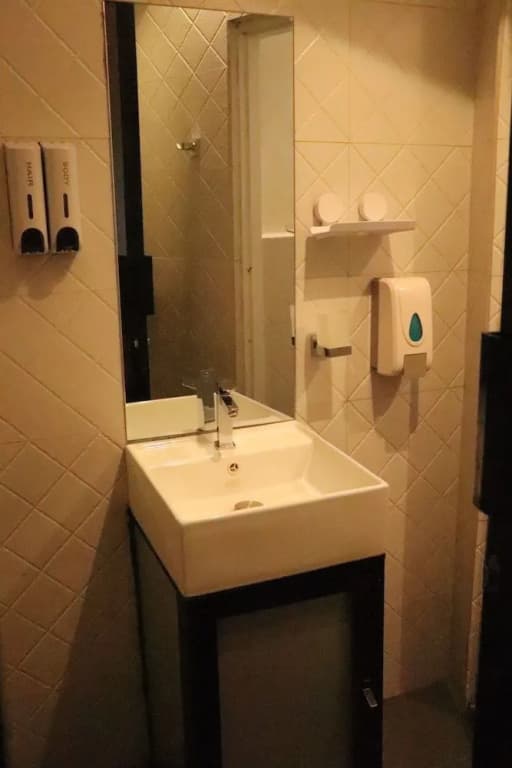 Miracle City Inn Hostel - photo 9