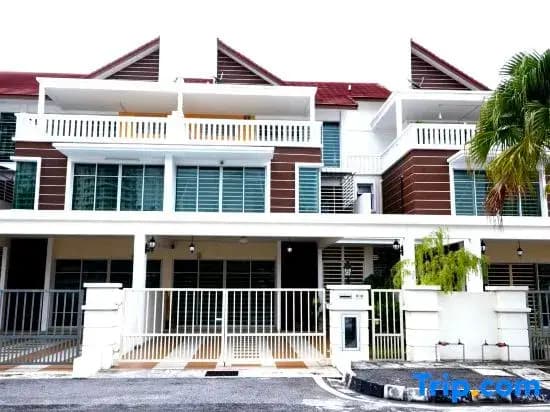 7BR Penang Stay | Near Gurney & George Town - photo 1