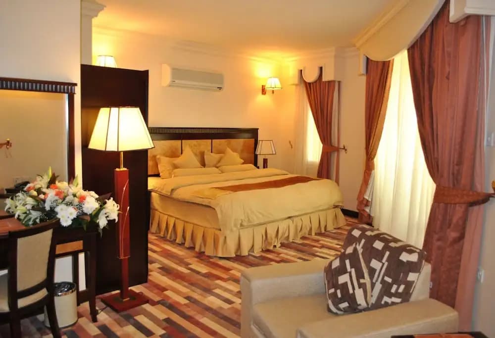 Capital O 155 Dmas Hotel - photo 5
