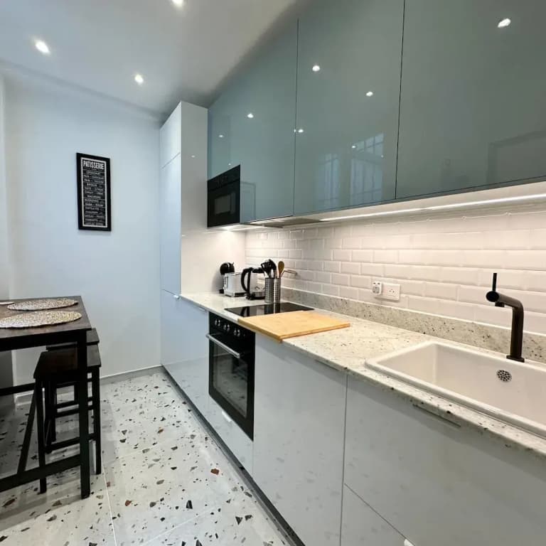 Paradis Calm Modern Studio Apt in Paris - photo 4