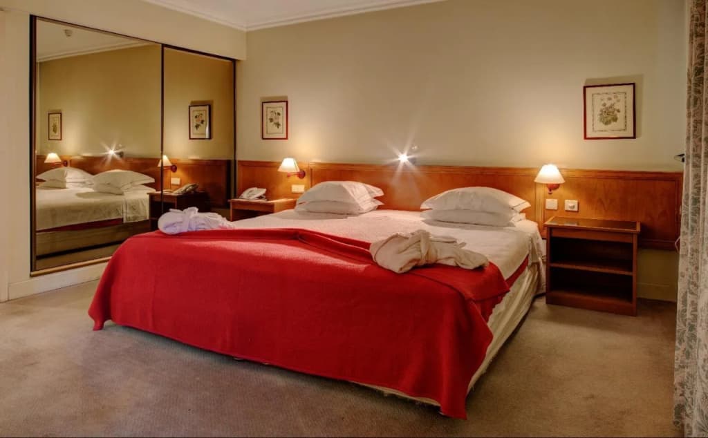 VIP Executive Suites do Marques Hotel - photo 8