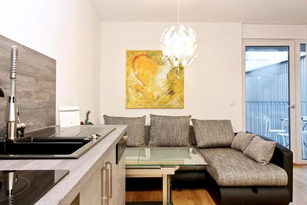 Balcony/Pool/Free Parking Garage Studio - photo 6