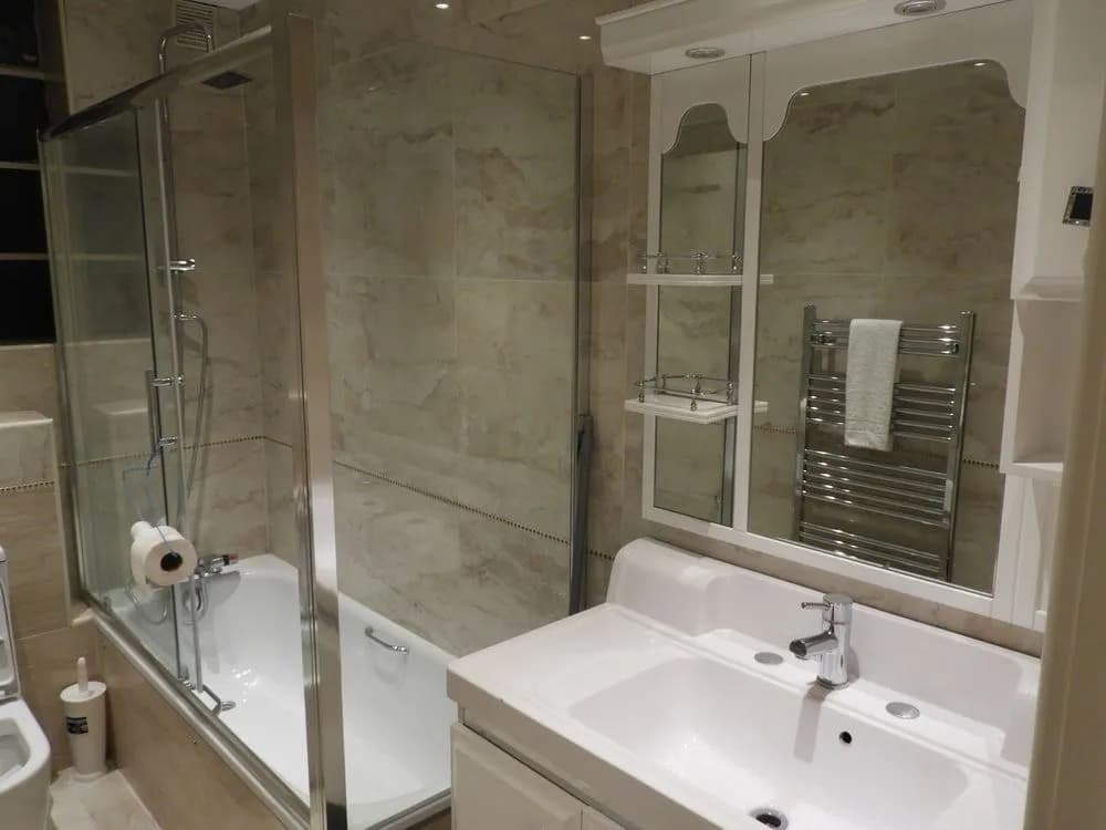 Marble Arch Apartment - photo 9