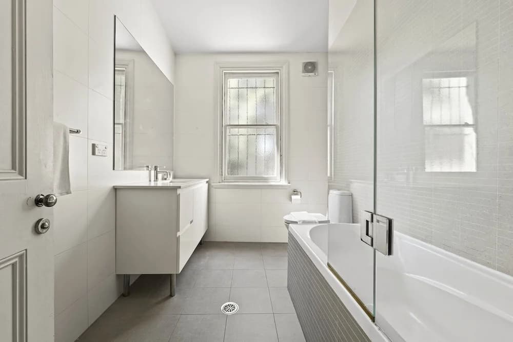 Light Filled Charming Townhouse - photo 5