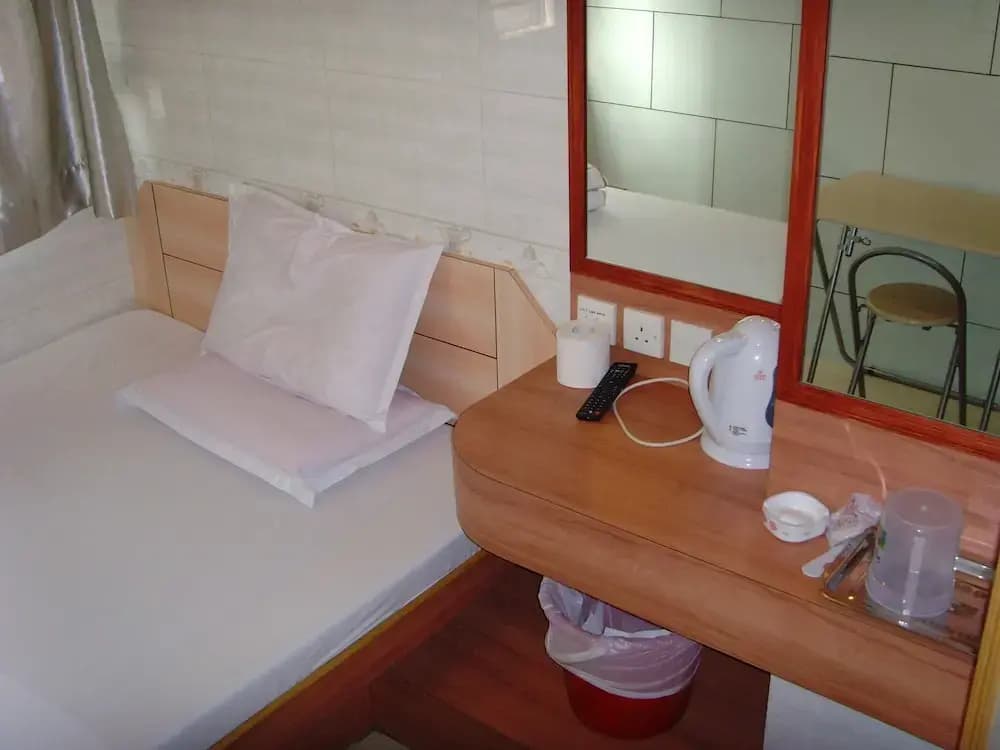 Yue Ka Guest House - 52-54 Argyle Street - photo 7