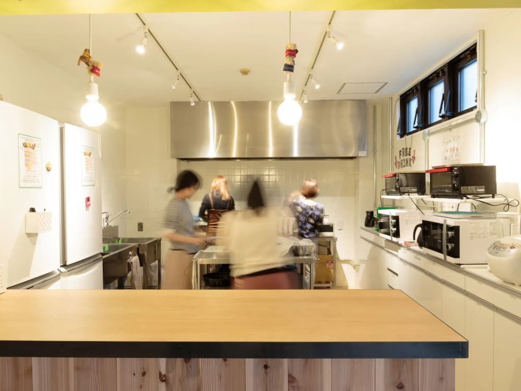 J-Hoppers Osaka Universal - Hostel - photo 16