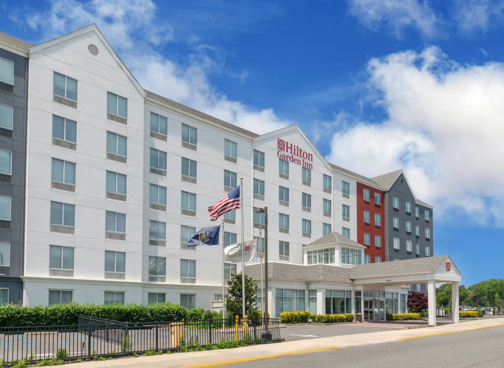 Hilton Garden Inn Queens/JFK Airport - photo 1