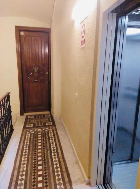 Spacious & comfortable flat in centric Eixample - photo 2