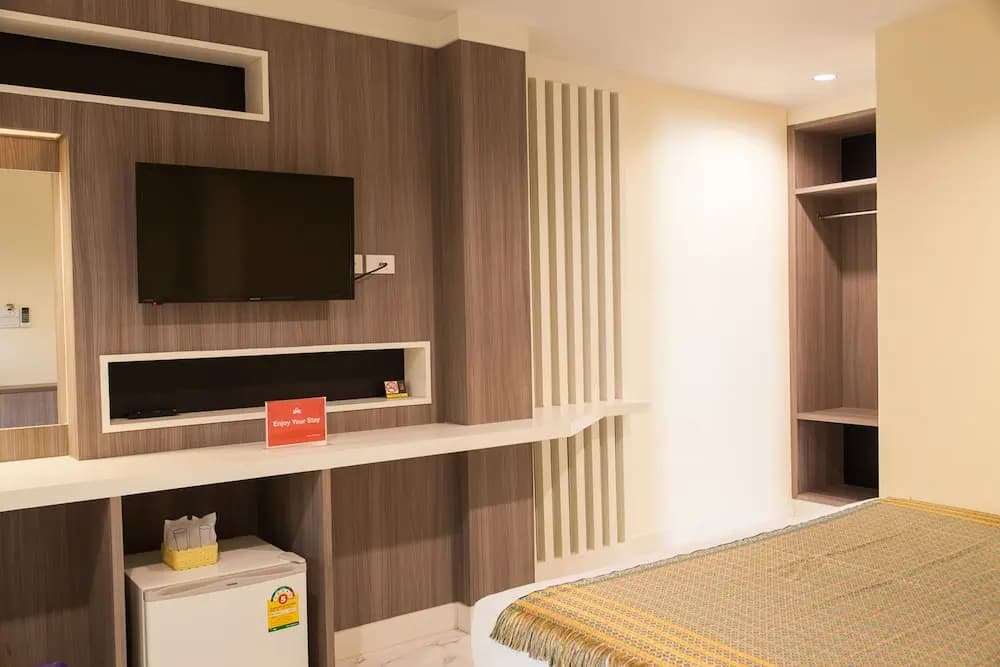ZEN Rooms Samsen 3 - photo 18
