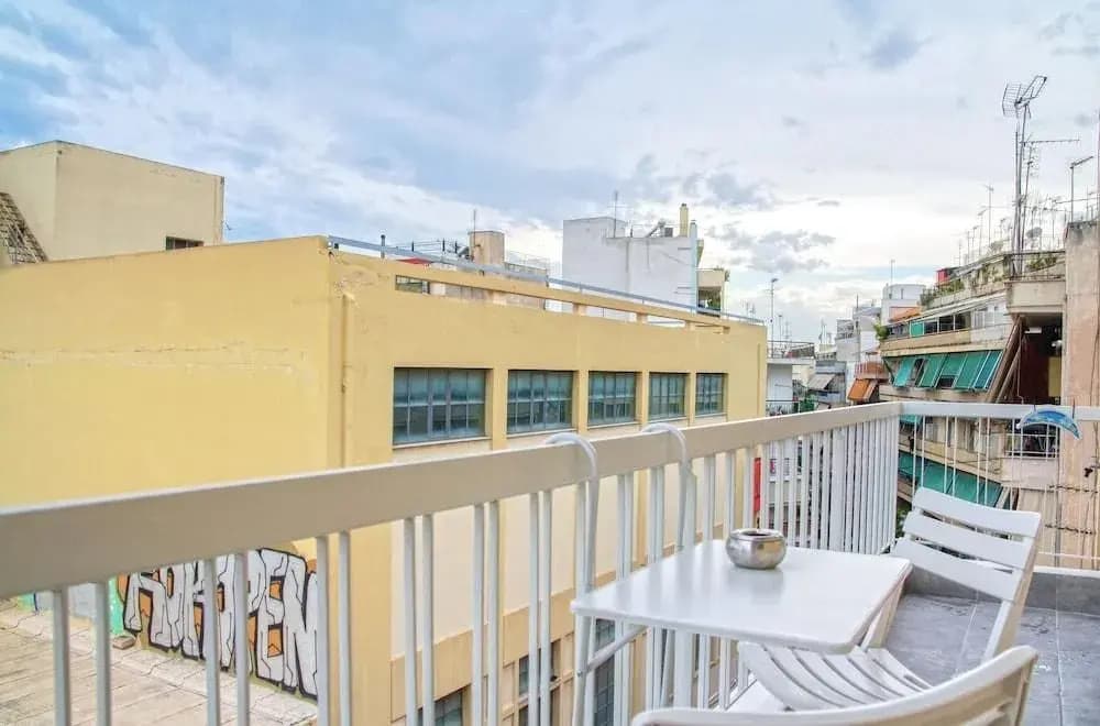 Spacious 3-Bedroom Apartment 90M From Train - photo 4