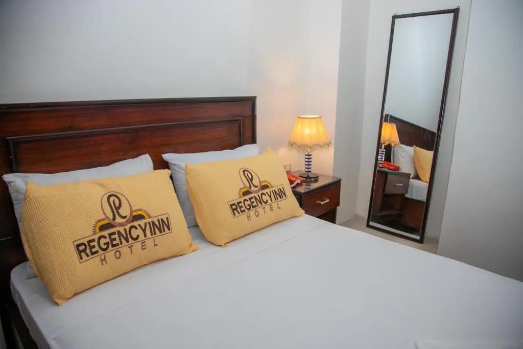 Regency Inn - photo 3