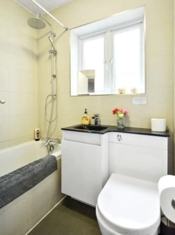 Warwick Avenue - photo 26