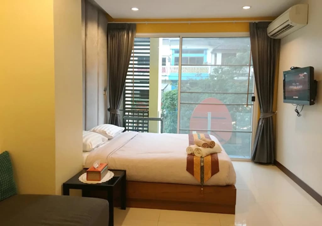 Egg Colony Hotel - photo 6