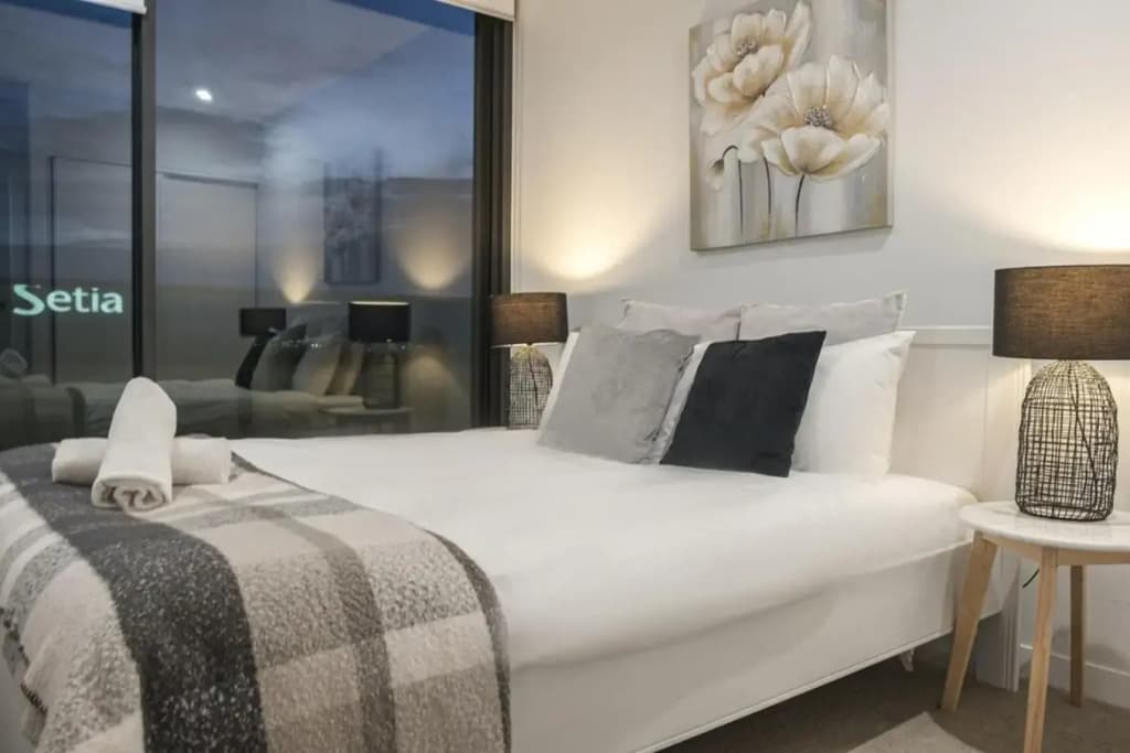 Best view 2BR1BA 40+floor in CBD+ Balcony +wifi - photo 6