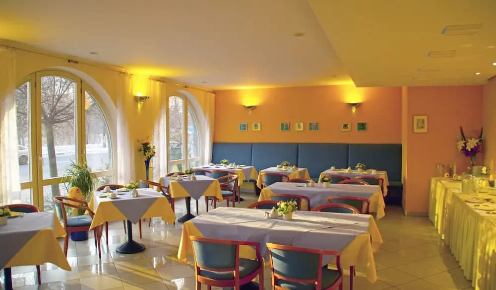 Hotel Am Buschkrugpark - photo 12