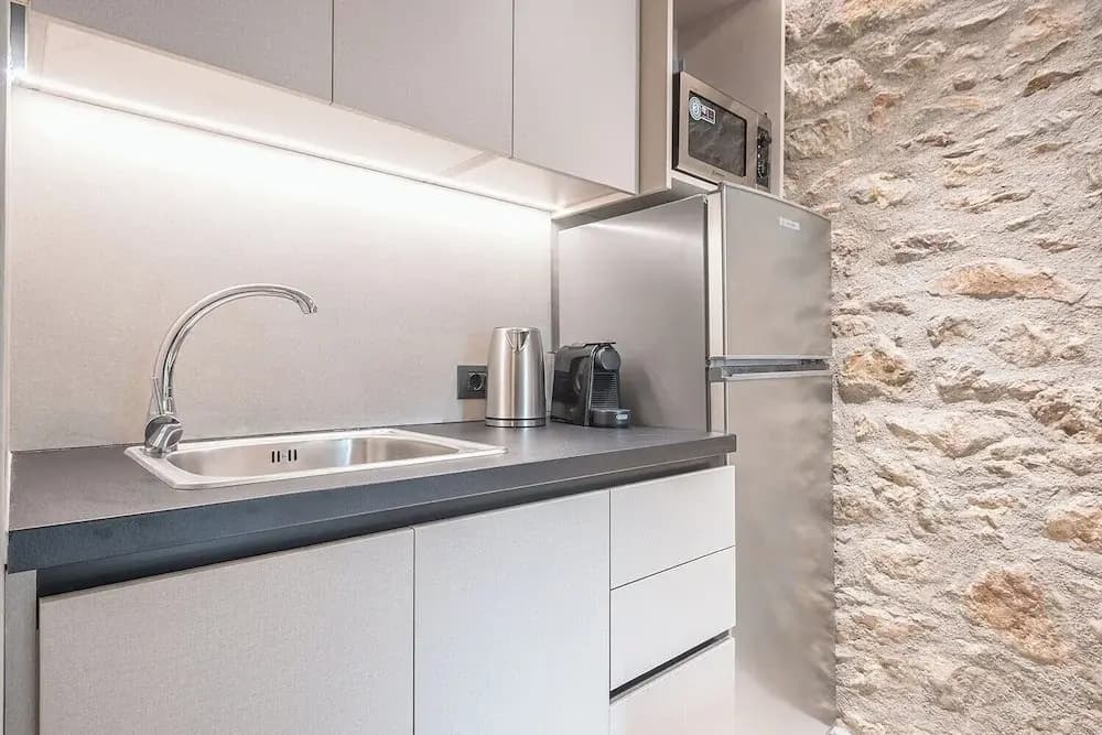 Apollonos 28 Luxury Suites - photo 21