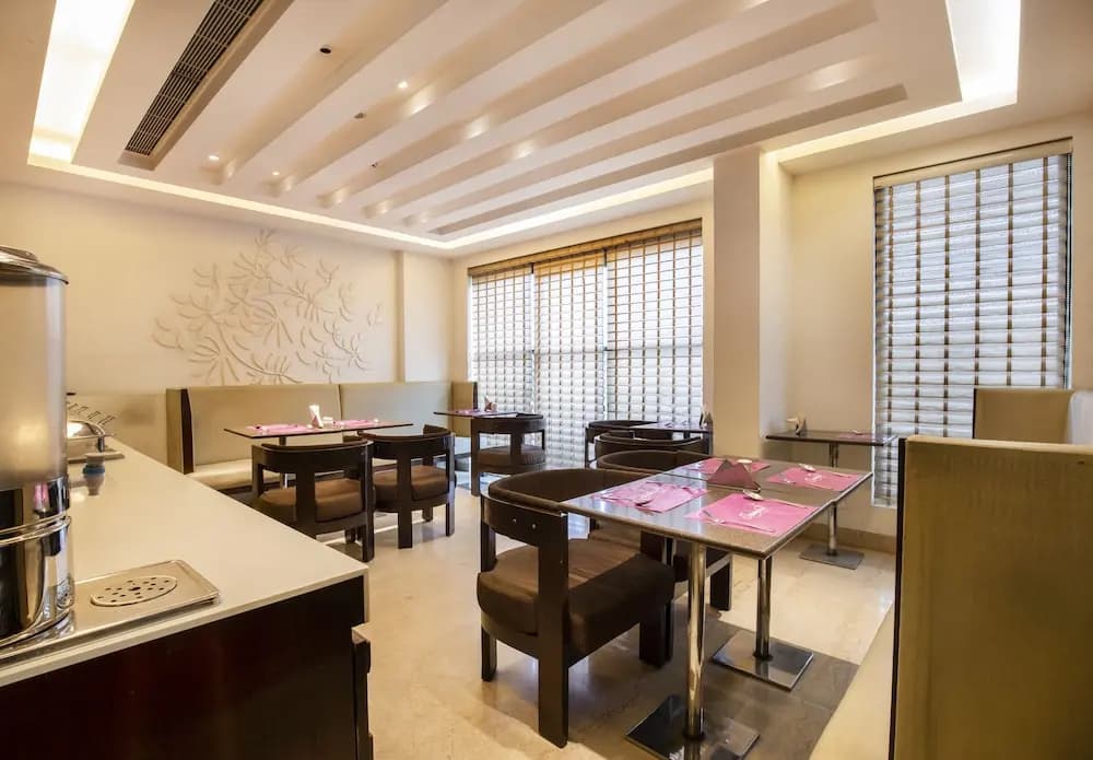 FabHotel Sarita Vihar - photo 2