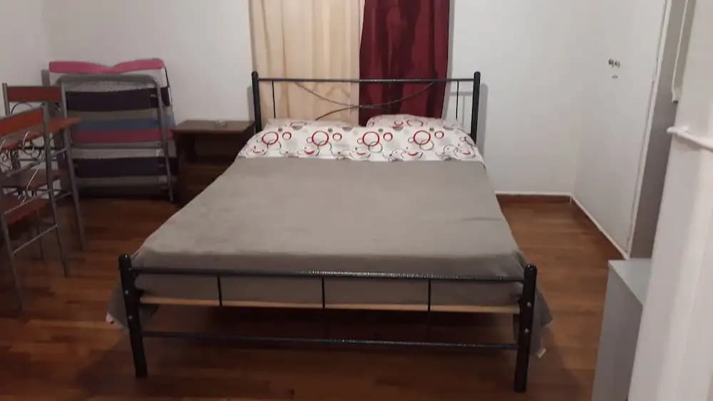 Beautiful 1-bed House in Athens - photo 1