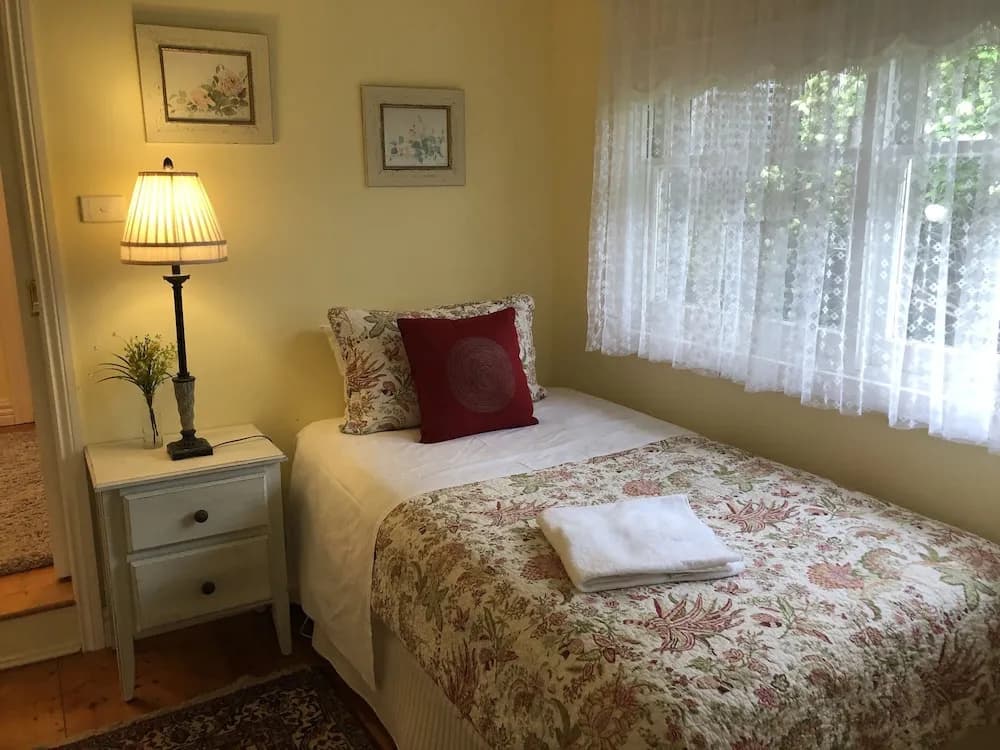 Brentwood Cottage - photo 5