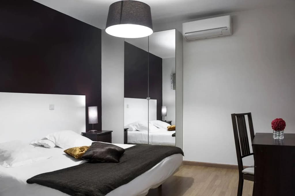 THC Gran Via Hostel - photo 8
