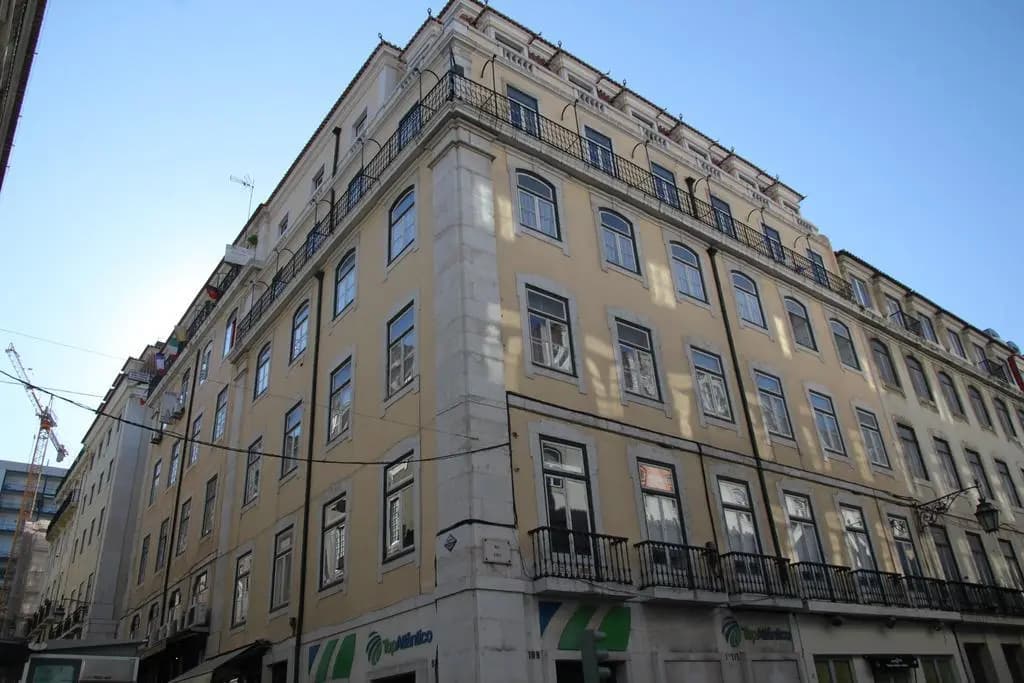B Lisbon - photo 2